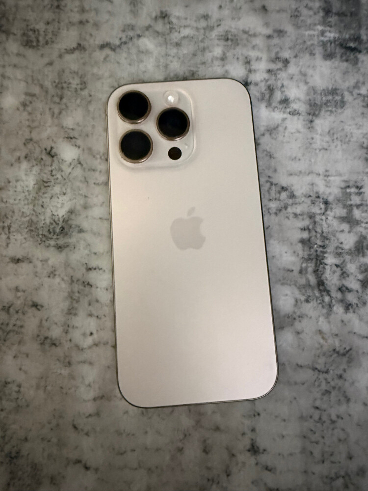 iPhone 16 Pro 256 Desert Titanium  - 6