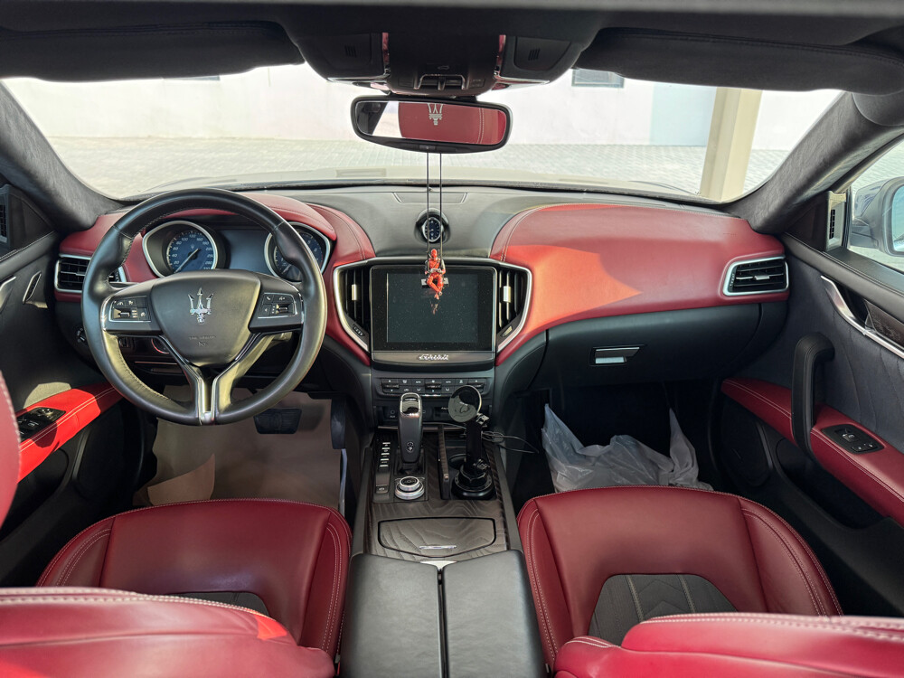 Maserati Ghibli SQ4 2019 - 9