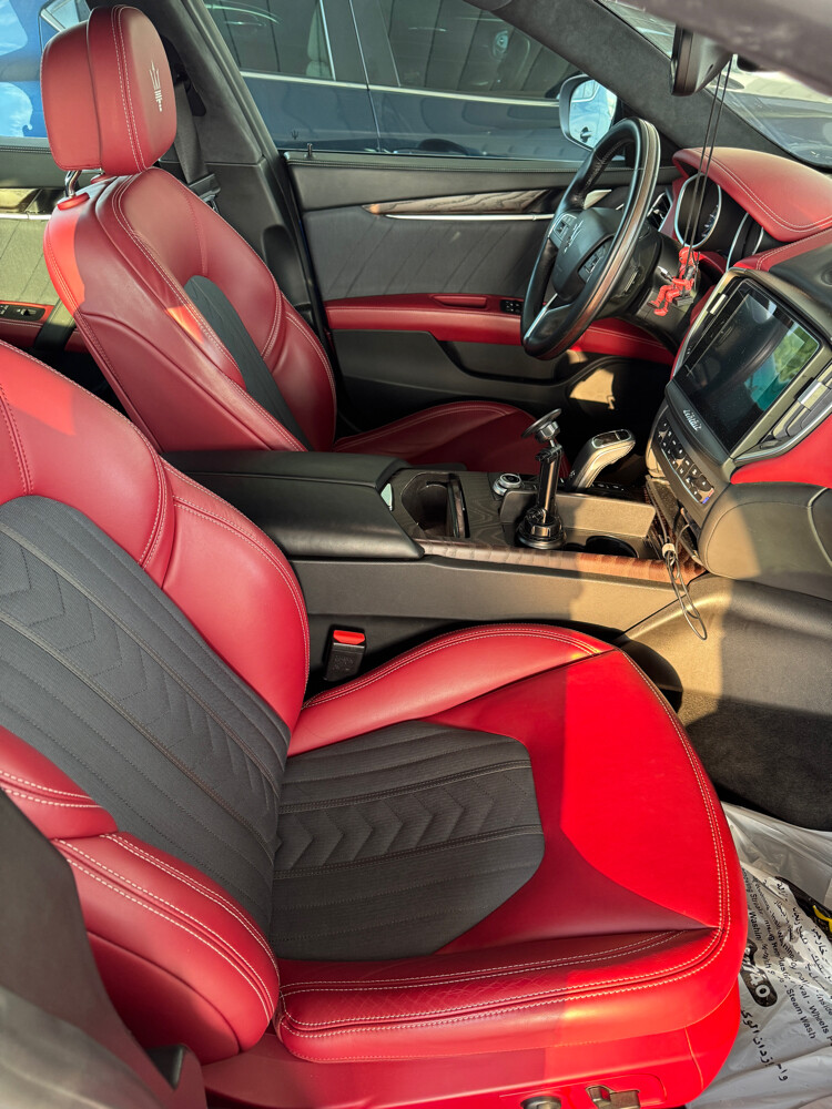 Maserati Ghibli SQ4 2019 - 12