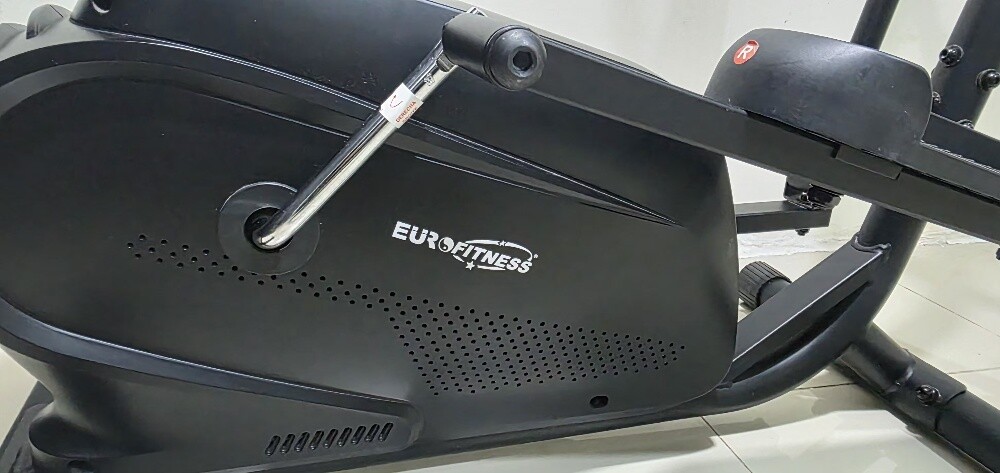 Elliptical cross trainer branded - 3
