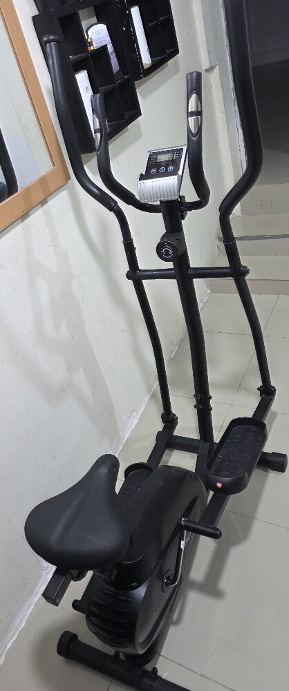 Elliptical cross trainer branded - 2