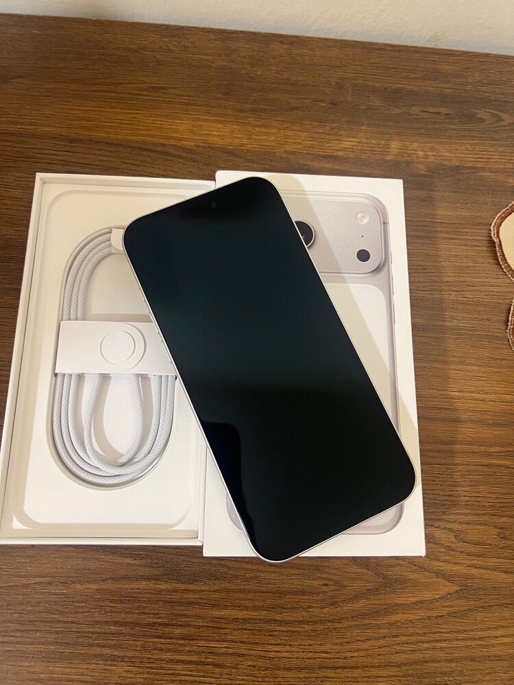 iPhone 17 promax 512gb silver - 12