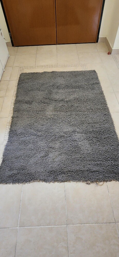 2 pieces of carpets gray color - 1