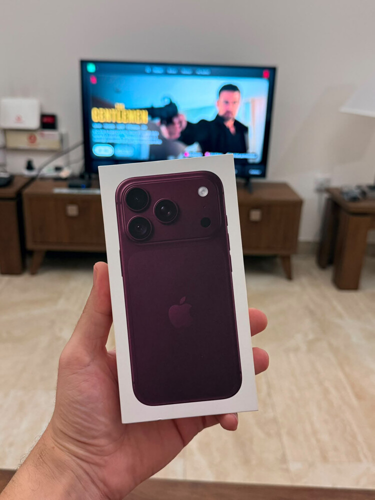 iPhone 18 pro 512gb burgundy - 1