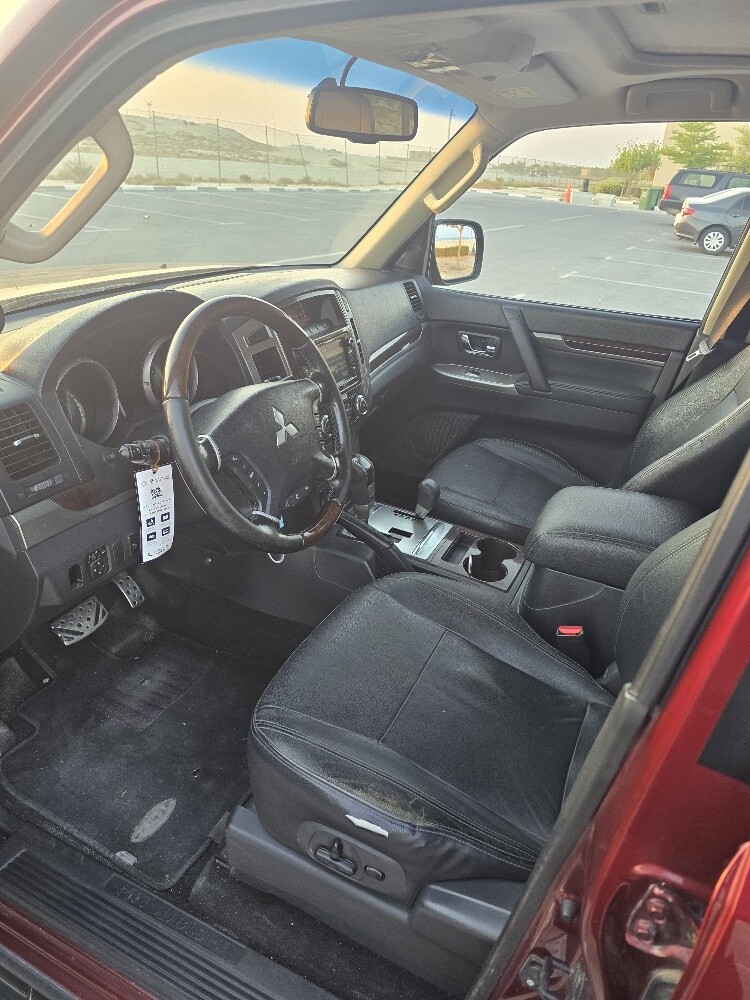 MITSUBISHI PAJERO - 5