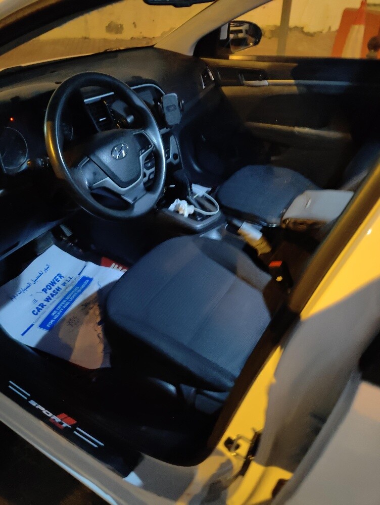 hi Hyundai Elantra 2018 - 12