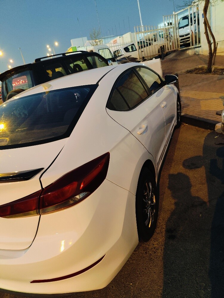 hi Hyundai Elantra 2018 - 3