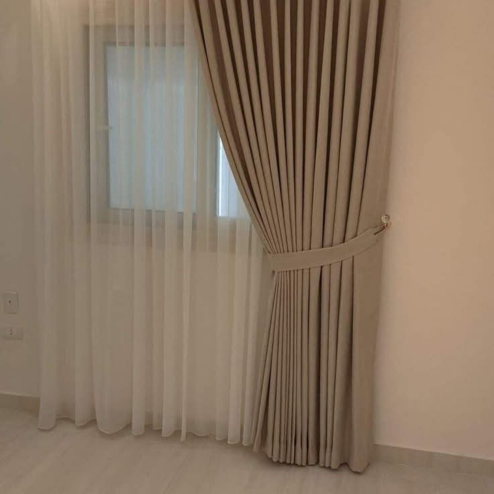 Curtains and Carpet and blinds - 3