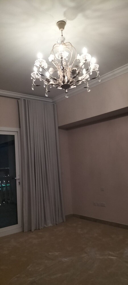 Curtains and Carpet and blinds - 8