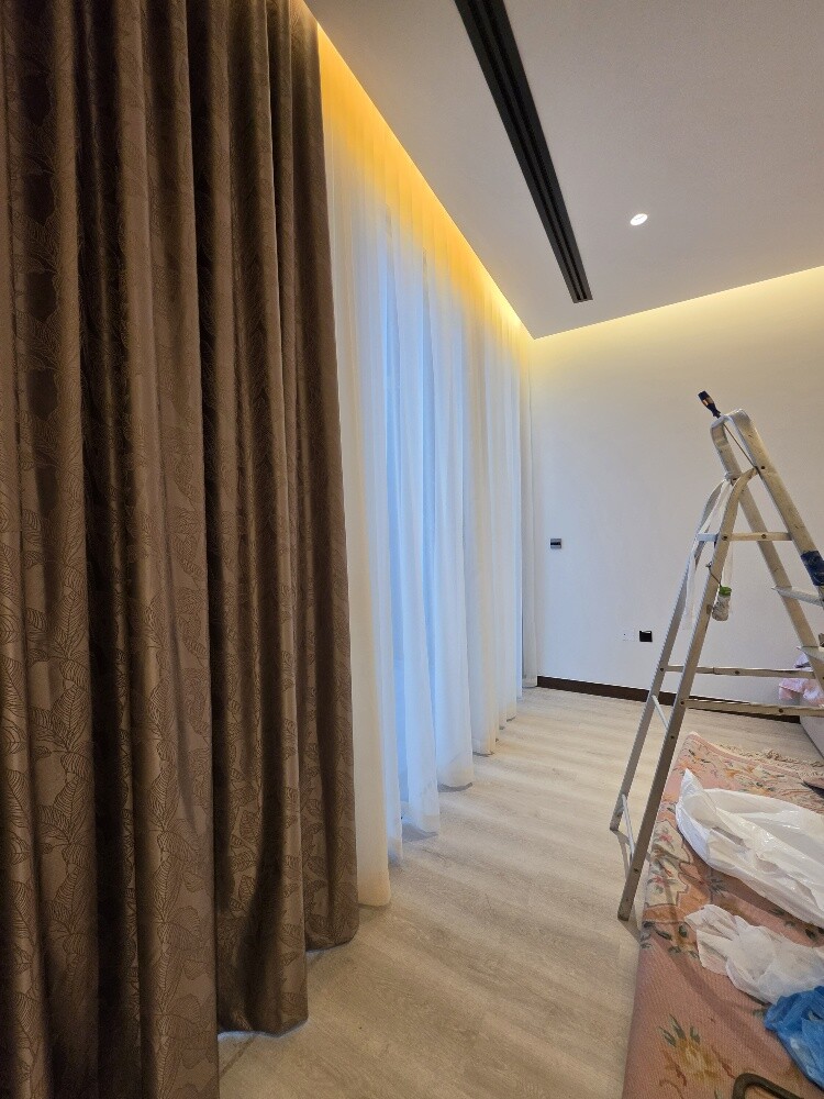 Curtains and Carpet and blinds - 2