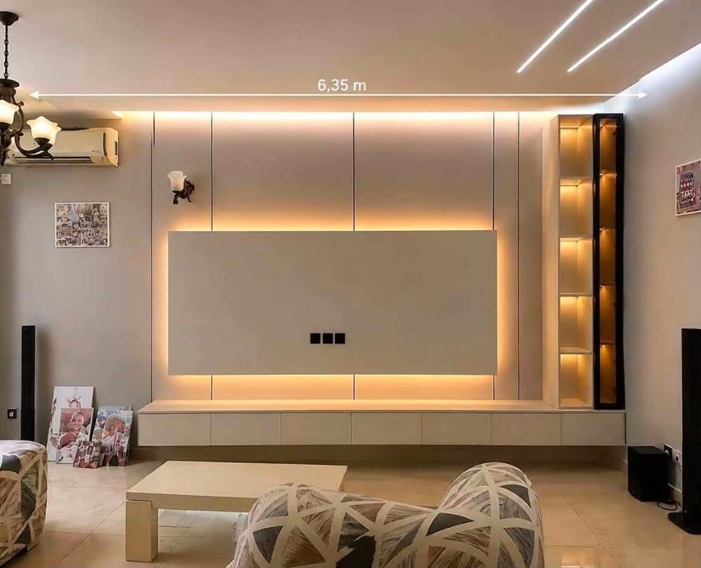 Curtains and Carpet and blinds - 19