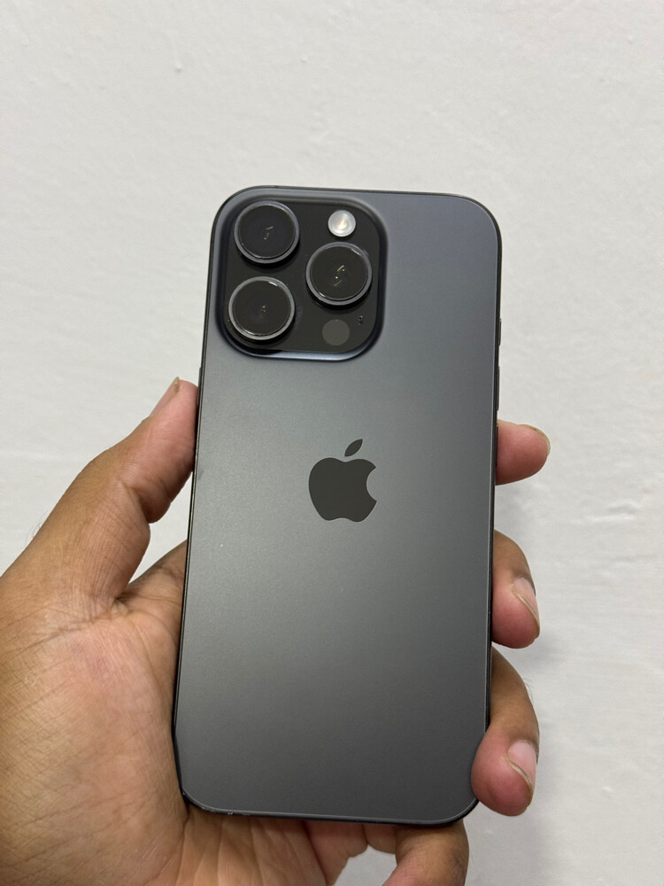 iPhone 16 pro - 1