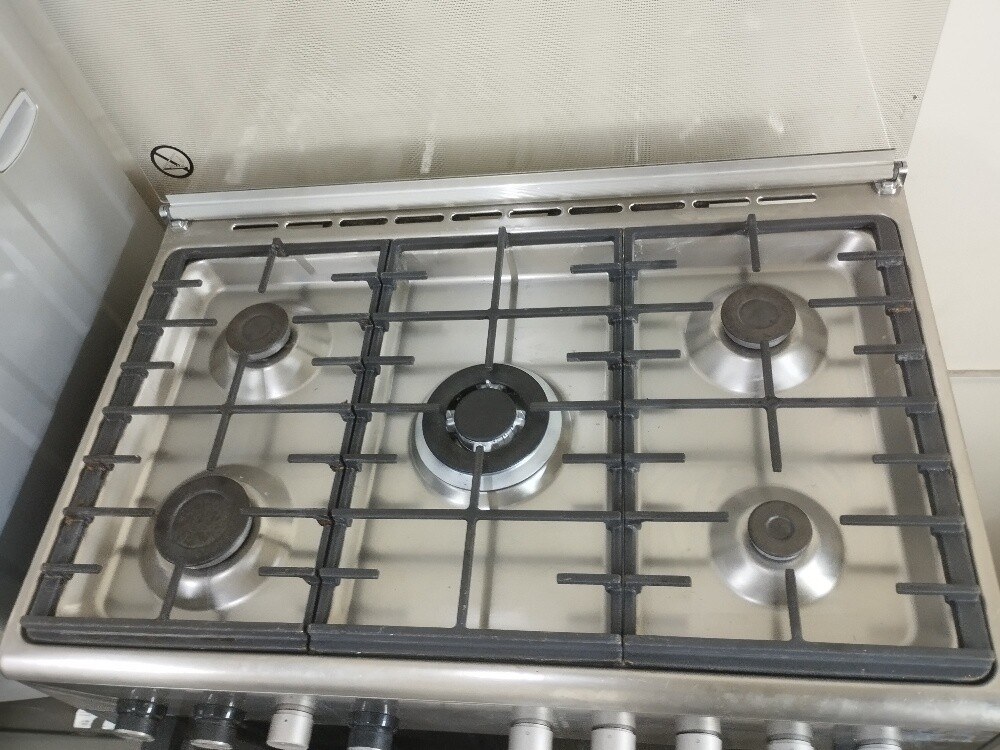 indesit Cooker clean condition - 2