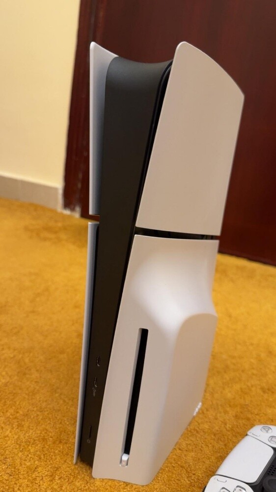 ps5 slim disc edition - 3