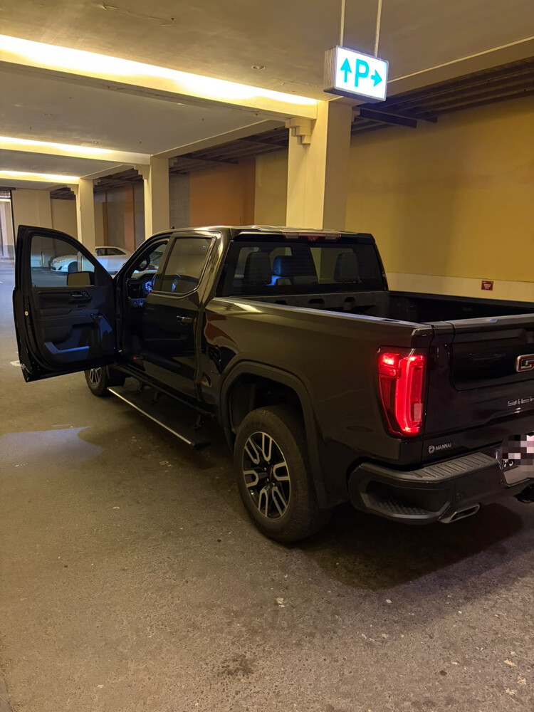 2023 GMC Sierra 1500 AT4 - 1