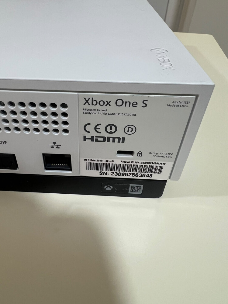 Xbox One s  - 7