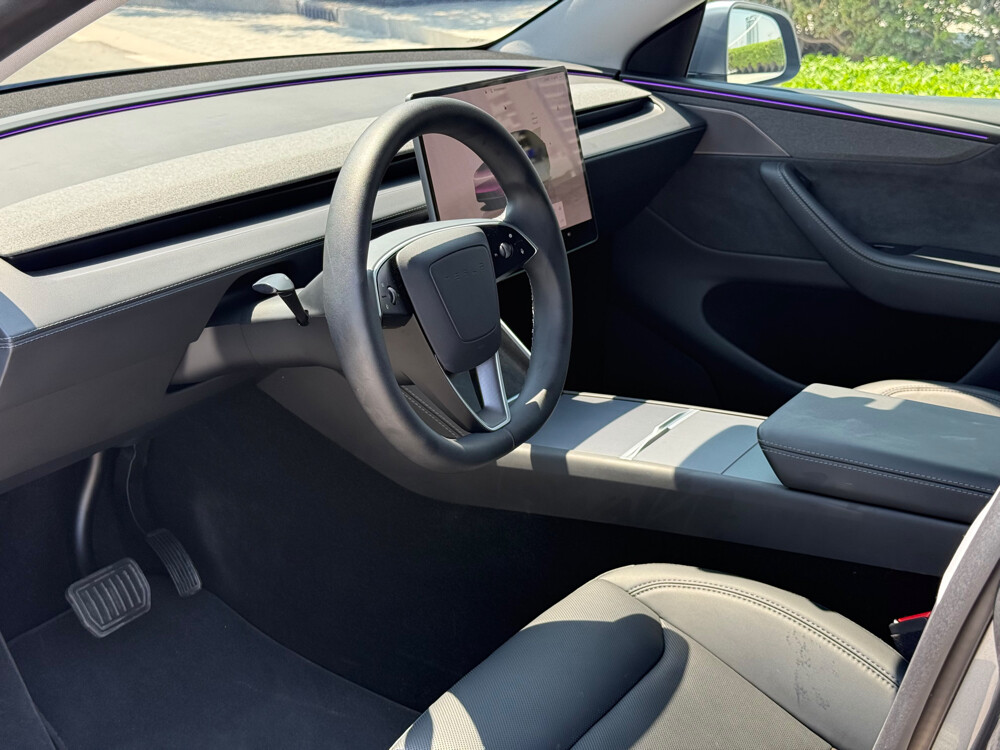 Tesla model Y 2025 - 9