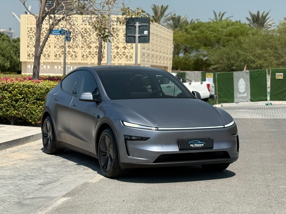 Tesla model Y 2025 - 2