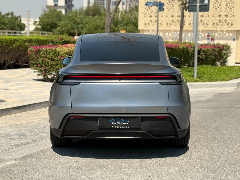Tesla model Y 2025 - 6