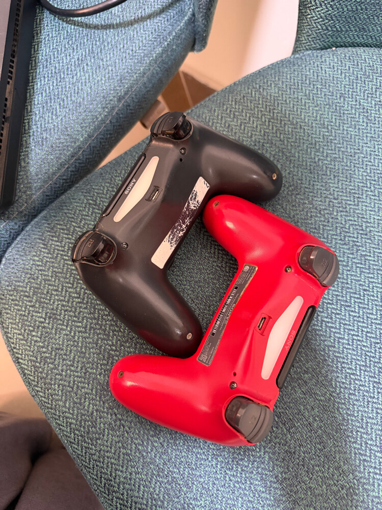 PlayStation 5 slim 2 controlles - 9