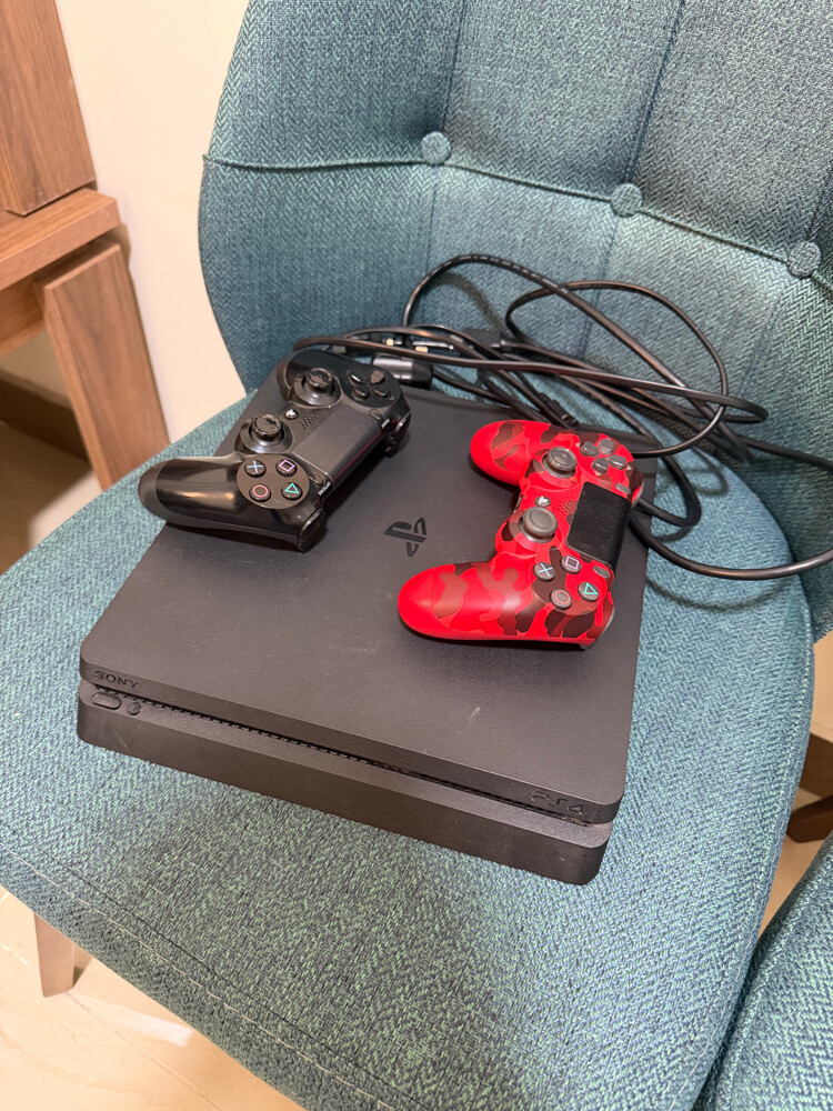 PlayStation 5 slim 2 controlles - 1