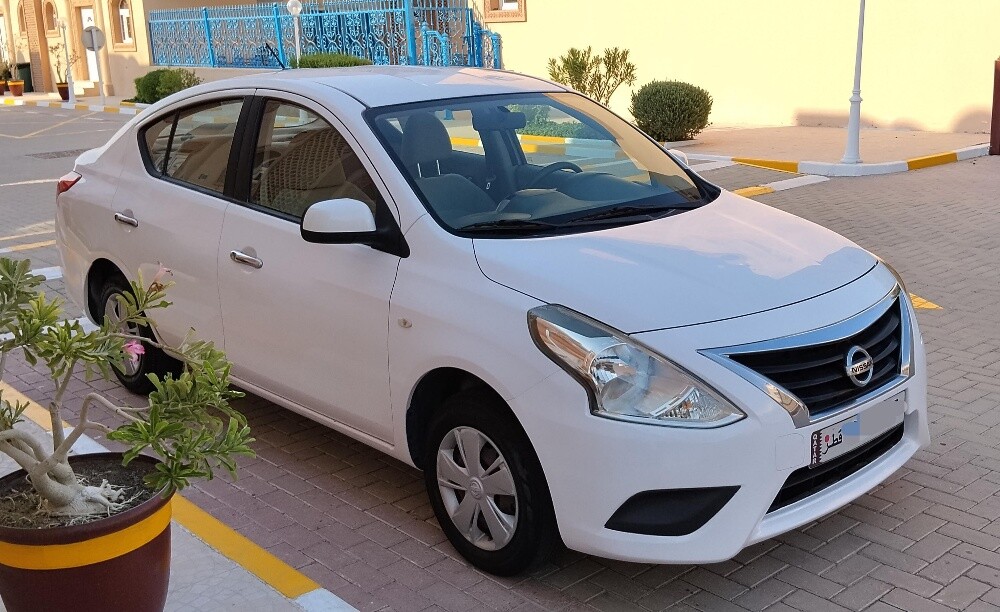 Nissan sunny low mileage 53000 only - 8