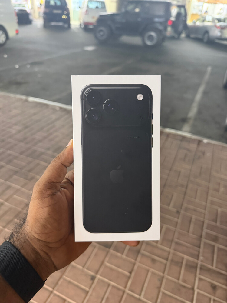 18 pro max 256gb black  - 1