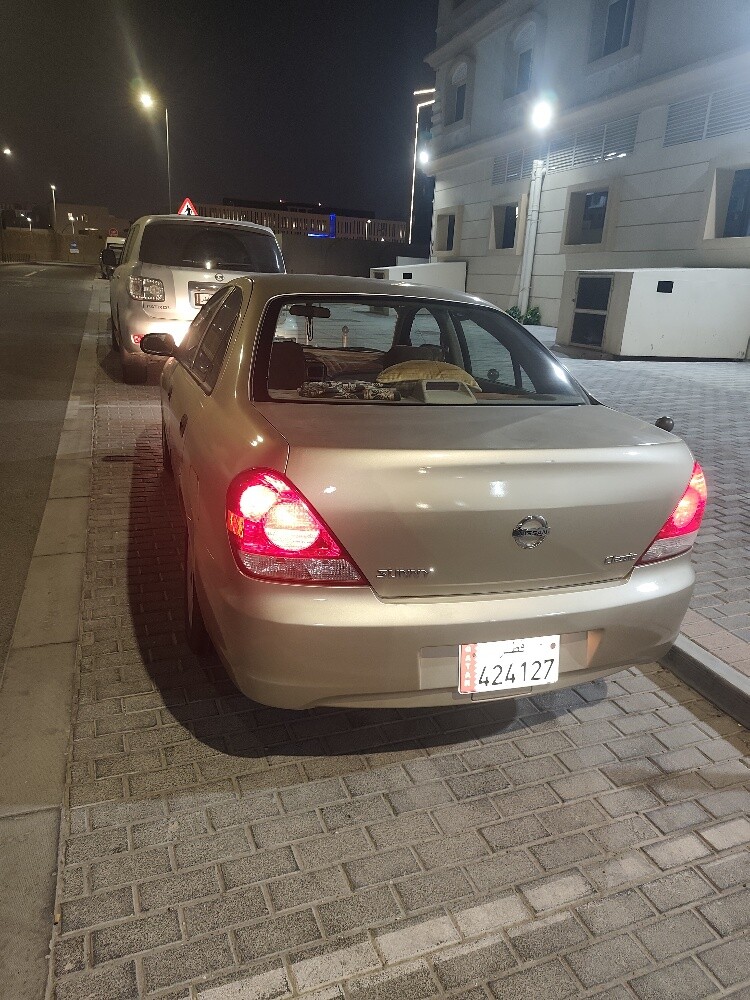 نيسان صني موديل 2010 - 5