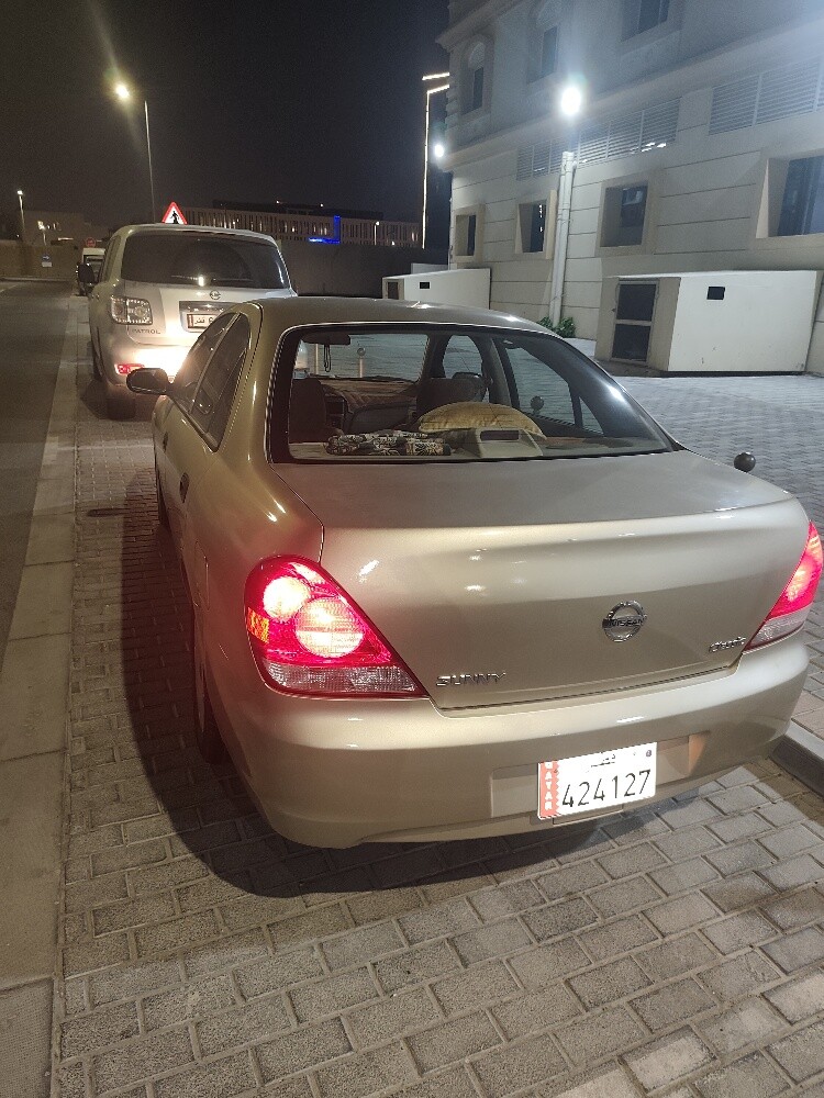 نيسان صني موديل 2010 - 4