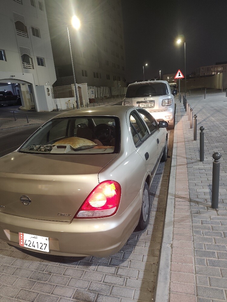 نيسان صني موديل 2010 - 1