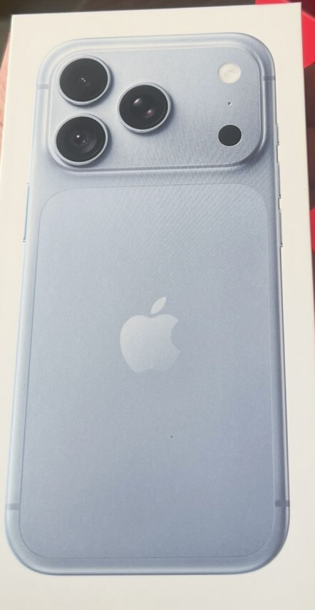 Iphone 18 pro 256 gb Glacier colour - 1