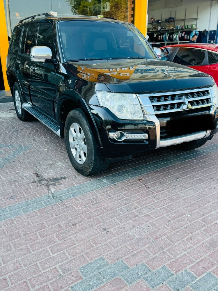 Pajero 2016 Black for sale - 1