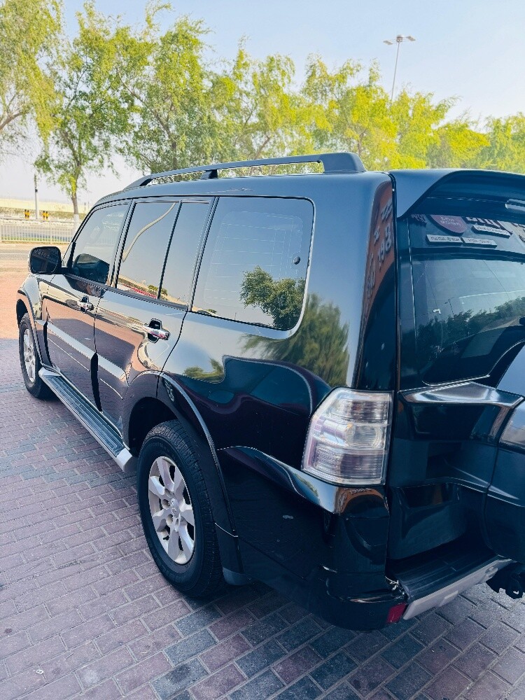 Pajero 2016 Black for sale - 6