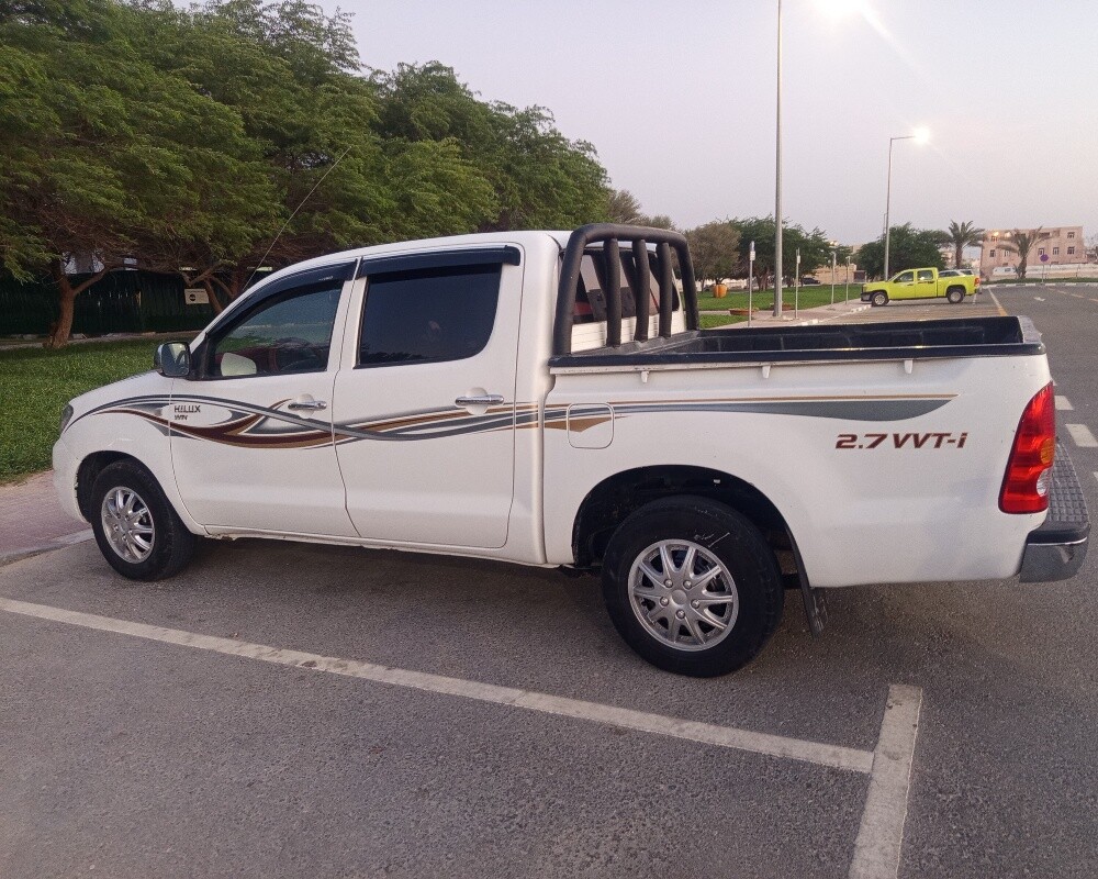 TOYOTA HILUX  2010 - 11