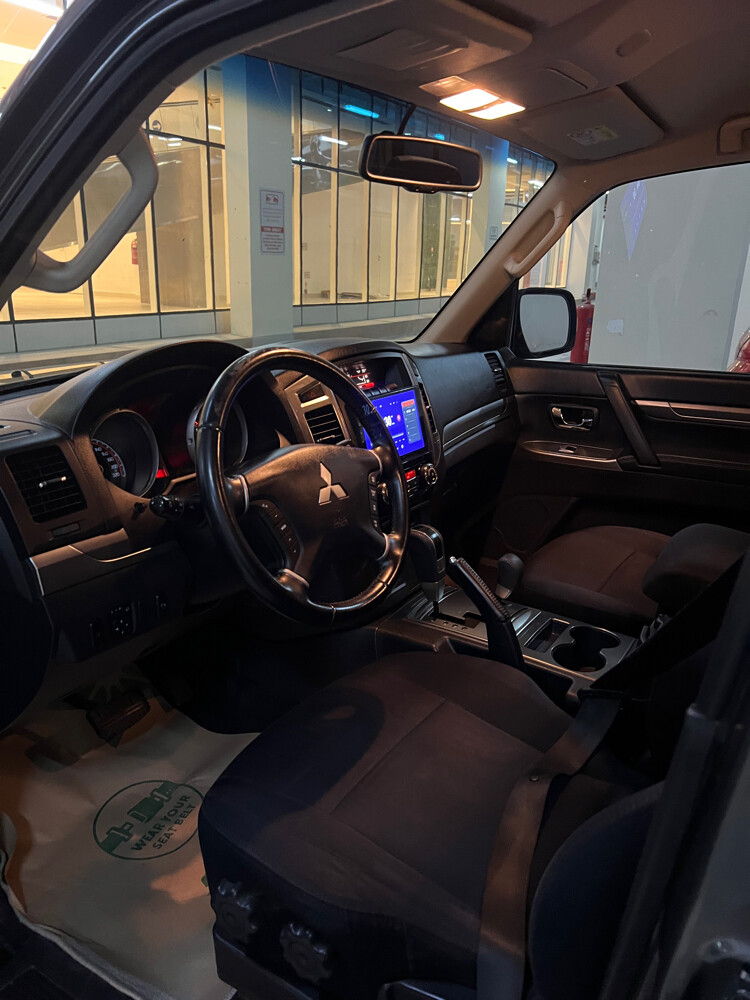 Mitsubishi Pajero 2019 V6 3.5CC - 10