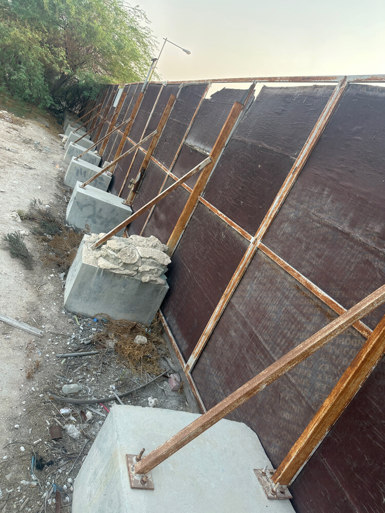 wood fence with concrete block - 3