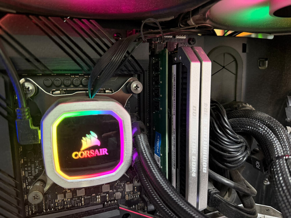 Corsair Ram 2x8 Ddr4 - 2