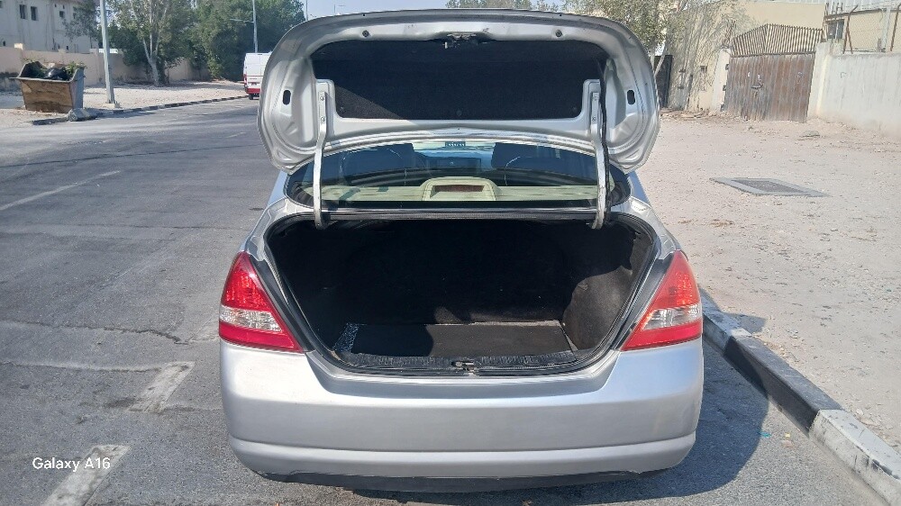 Nissan Tida 1.6 automatic 2010 - 6