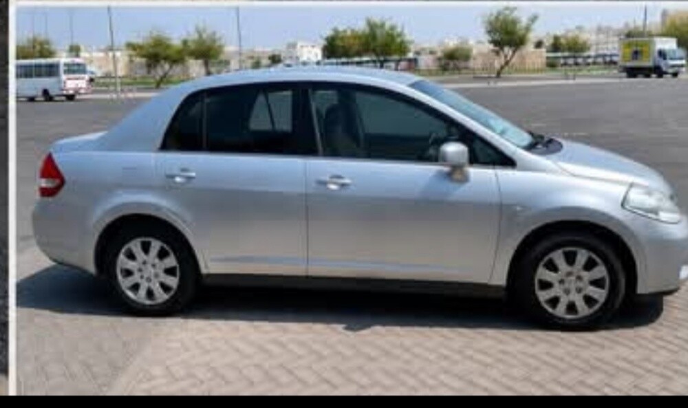 Nissan Tida 1.6 automatic 2010 - 2