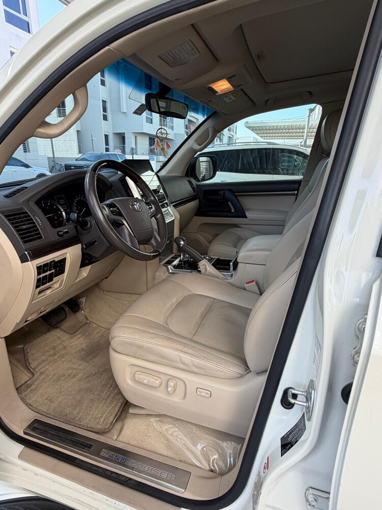 LAND CRUISER GXR GRAND TOURING 2019 - 8