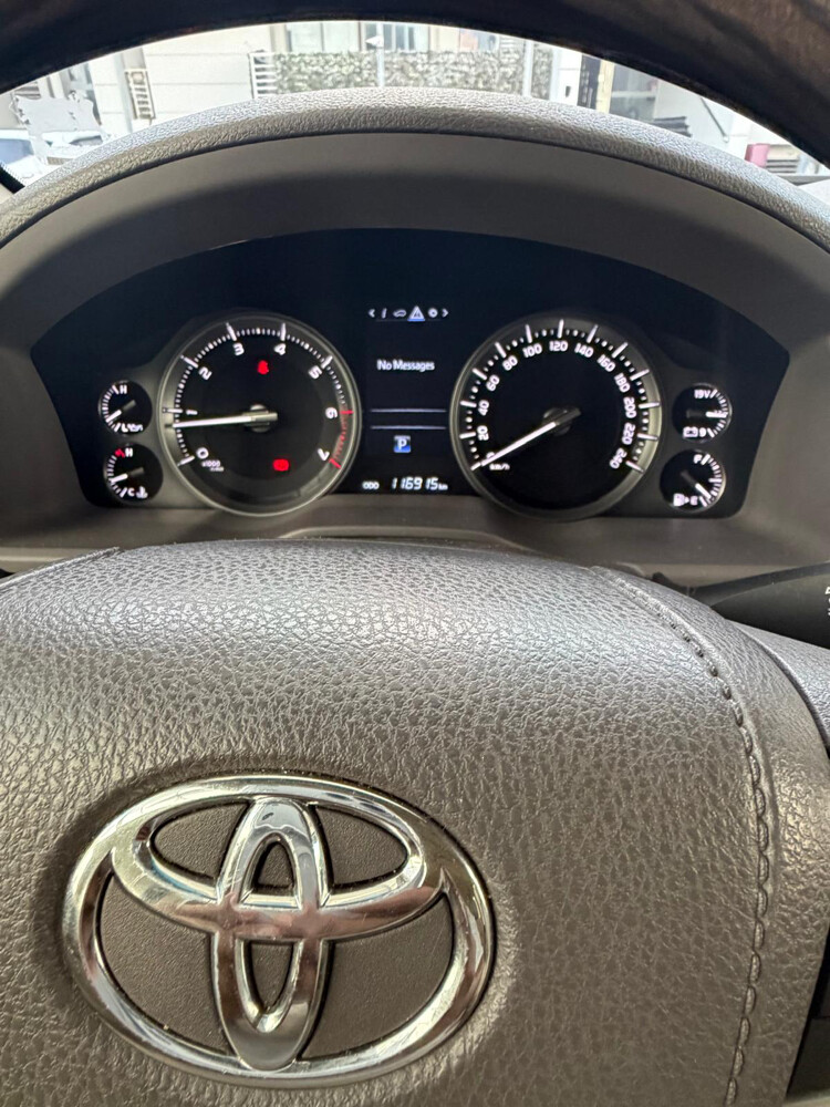 LAND CRUISER GXR GRAND TOURING 2019 - 6