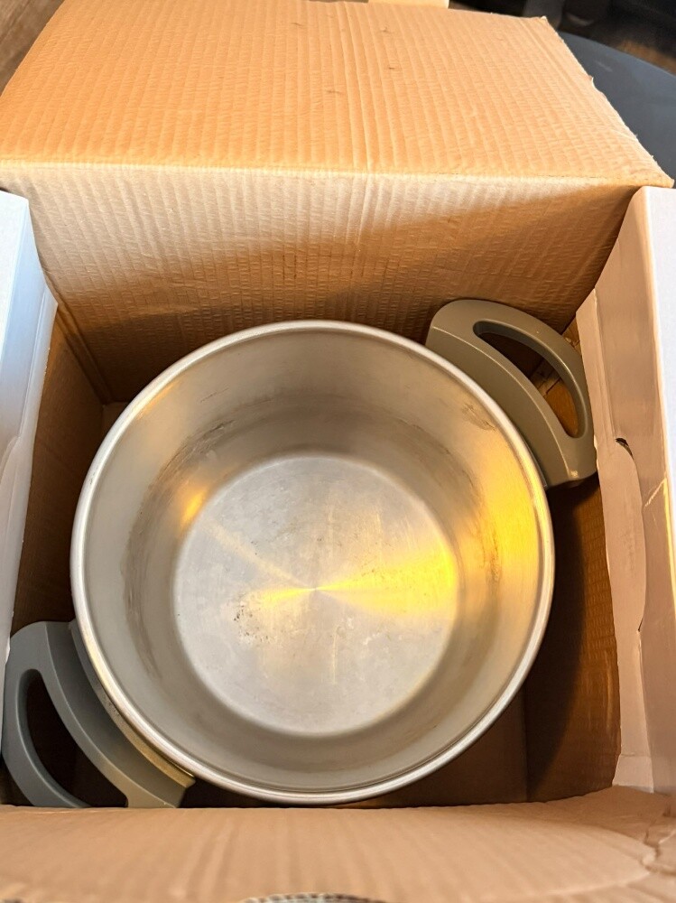 PRESSURE COOKER - 6