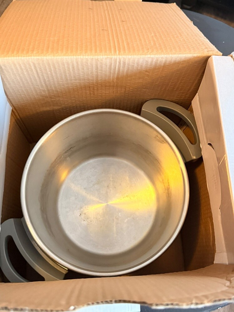 PRESSURE COOKER - 4