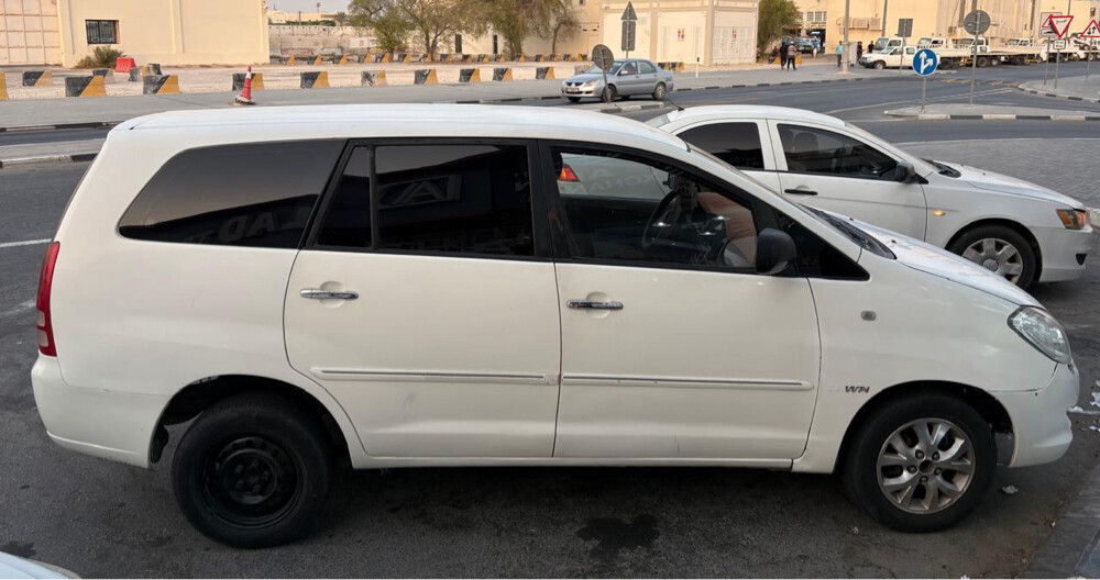 toyota innova - 1