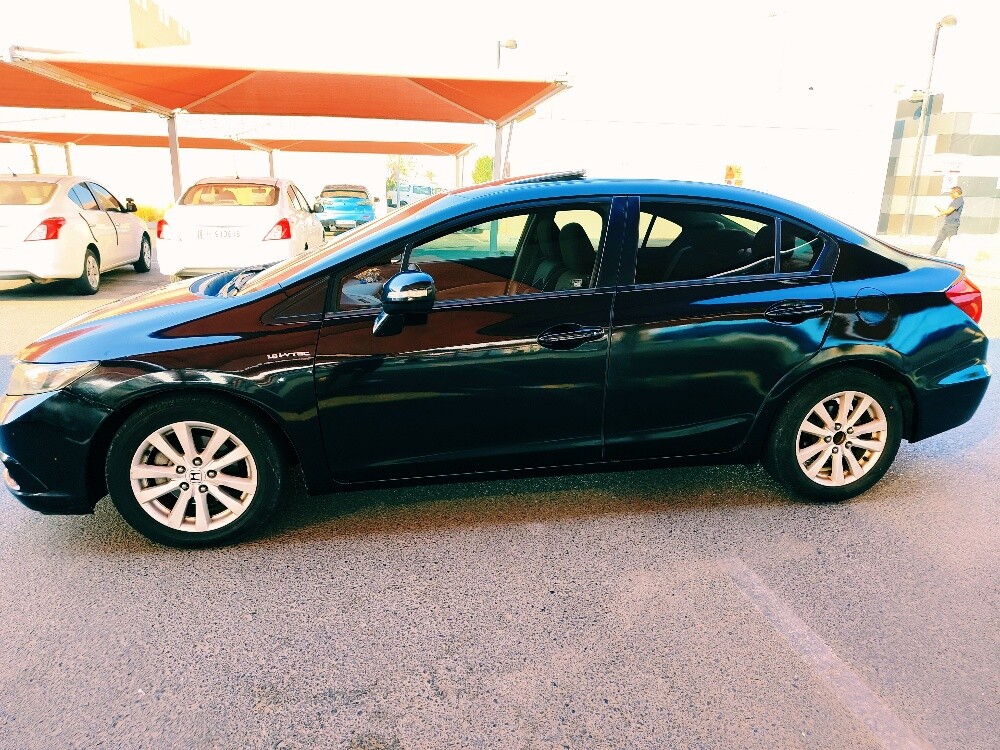 HONDA CIVIC 2012 FULL OPTION - 11