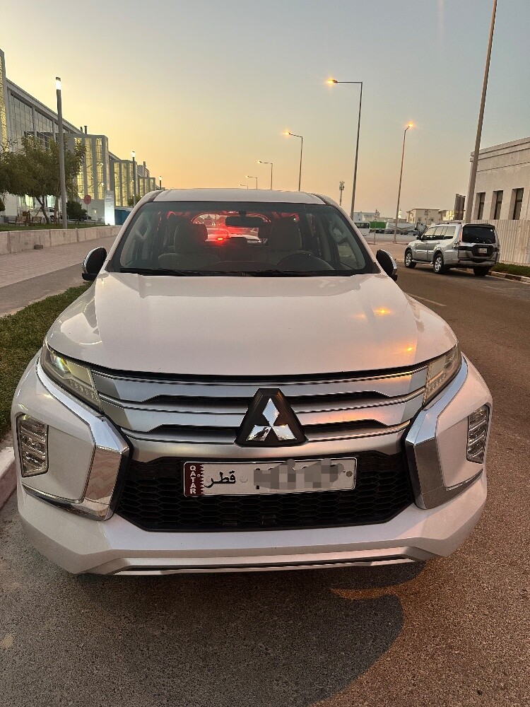 MITSUBISHI MONTERO - 5