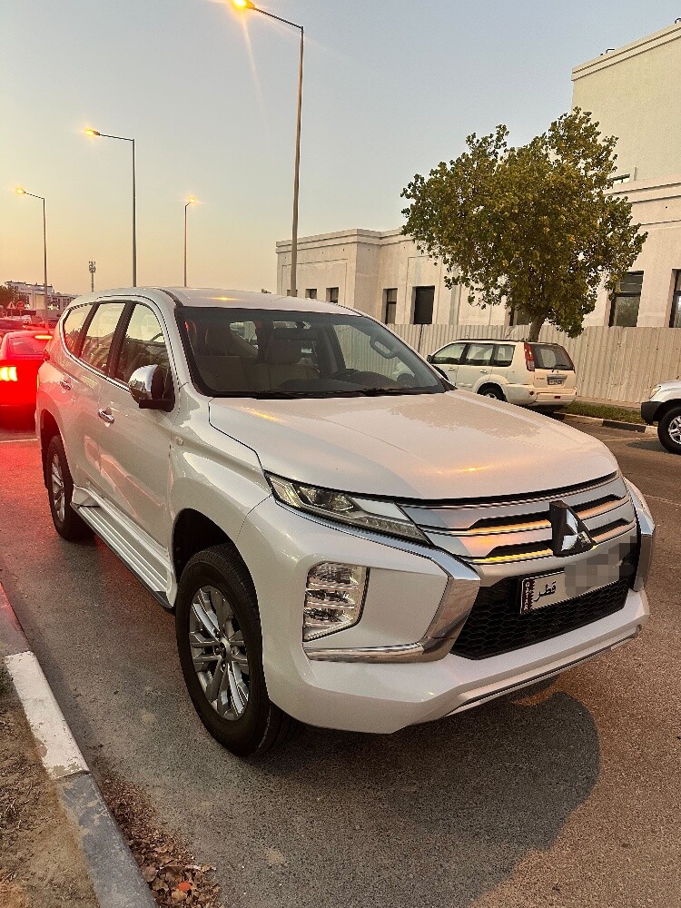 MITSUBISHI MONTERO - 6