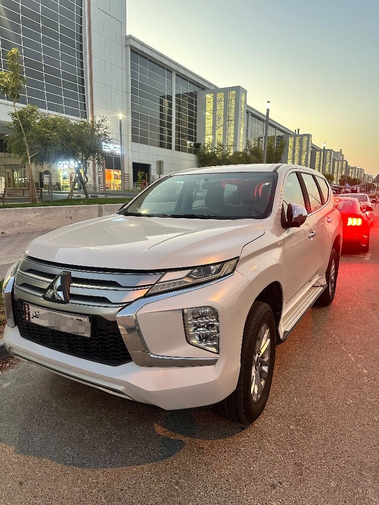 MITSUBISHI MONTERO - 8