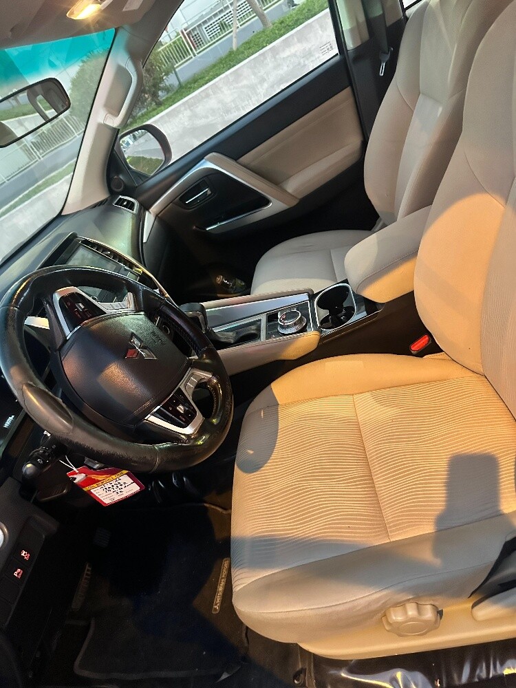 MITSUBISHI MONTERO - 2