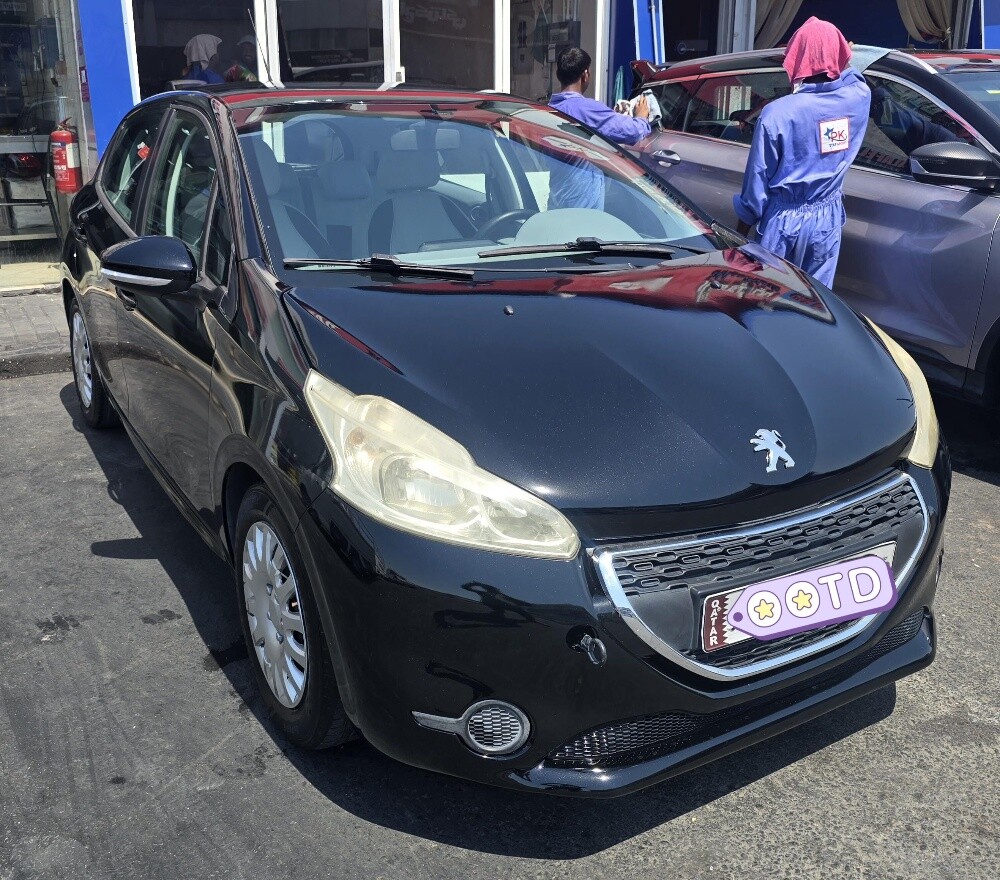 peugeot 208 2013 model car for sale - 3